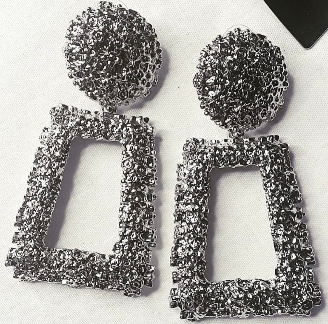 GOLD DROP EARRINGS