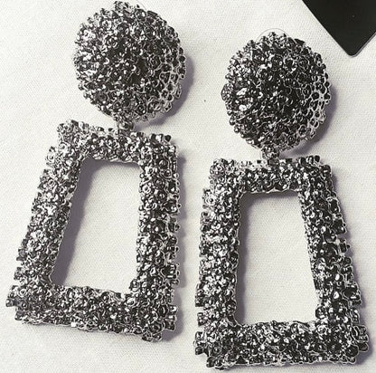 GOLD DROP EARRINGS